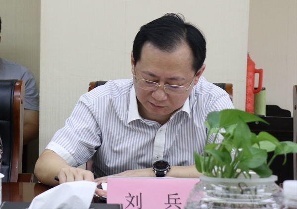 省工業(yè)和信息化研究院院長劉兵